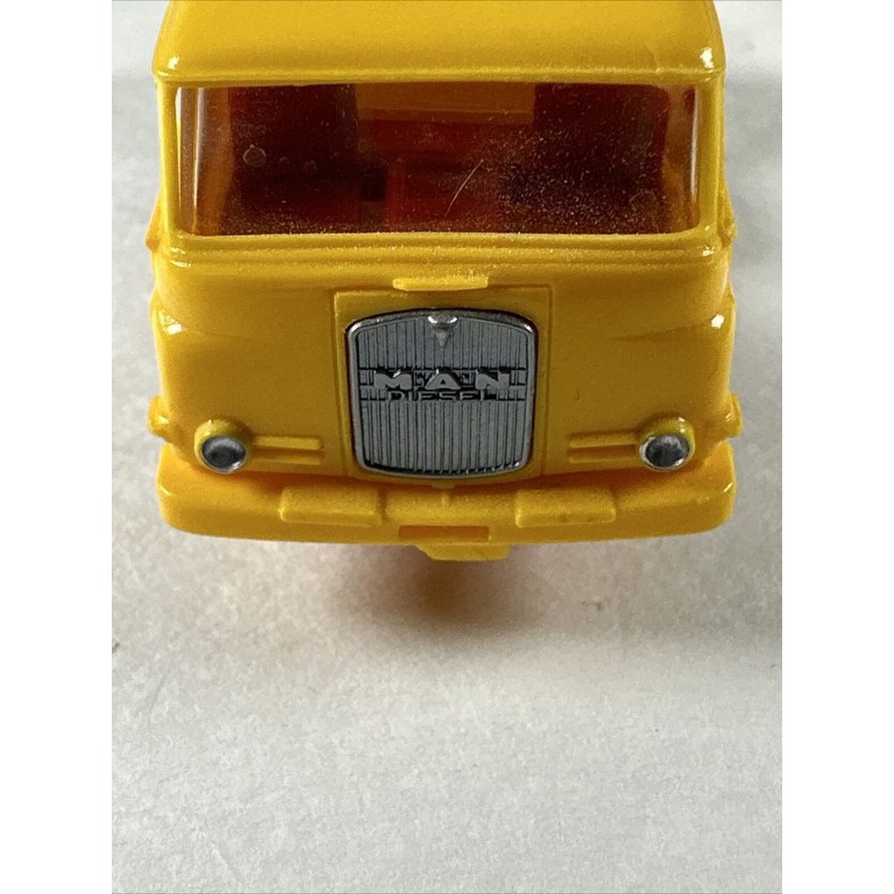 Man F8 Shell Tanker HO Scale - Picture 5 of 9